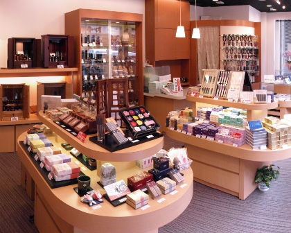 仏壇ギャラリー香咲・立川駅北口店（セレモア）